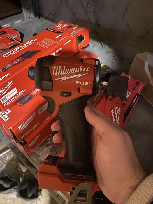 Milwaukee m18 , fid3 produs nou