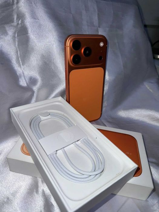 IPhone 17 pro 256 gb (только е-sim)   лот 123\1451