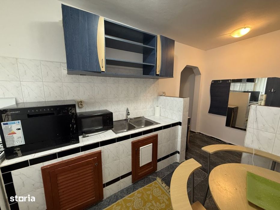 Apartament spatios, 2 camere, 42 mp utili, decomandat - Girocului