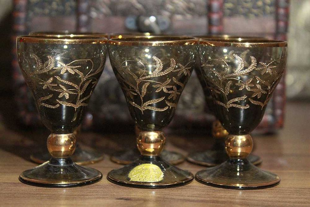 Рюмки маленькие для ликеров и бальзамов Богемия (травление,золото) 6шт