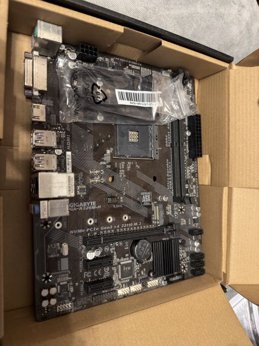 Материнская плата