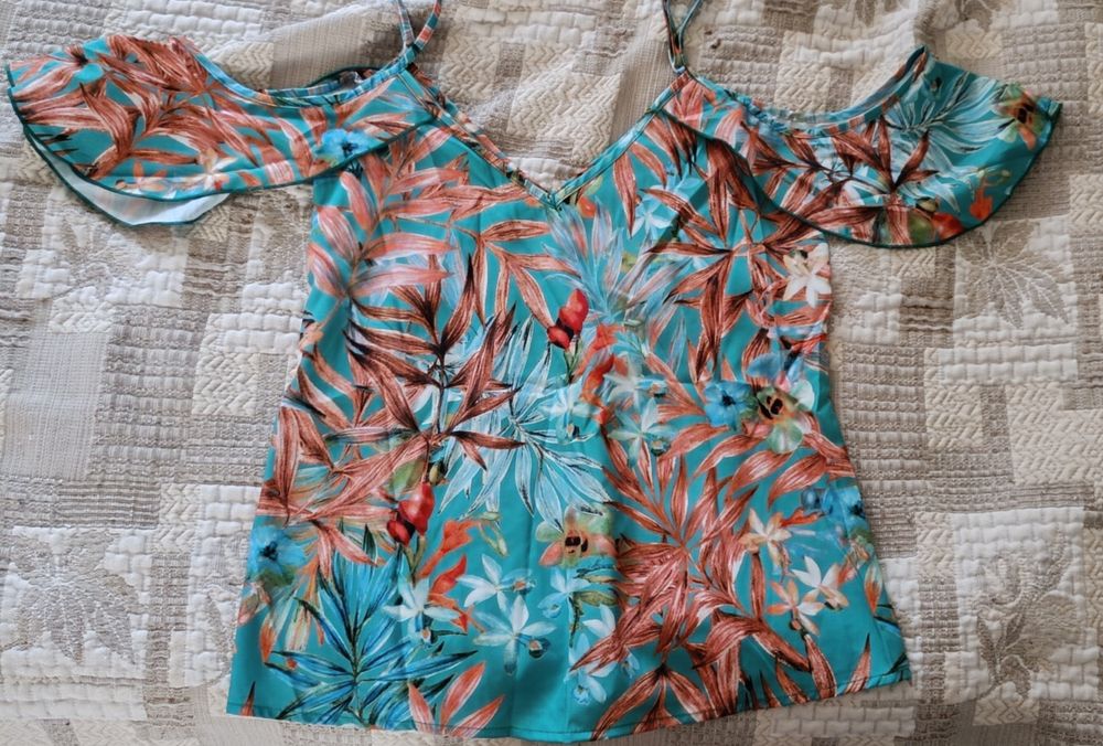 Дамски летни блузи