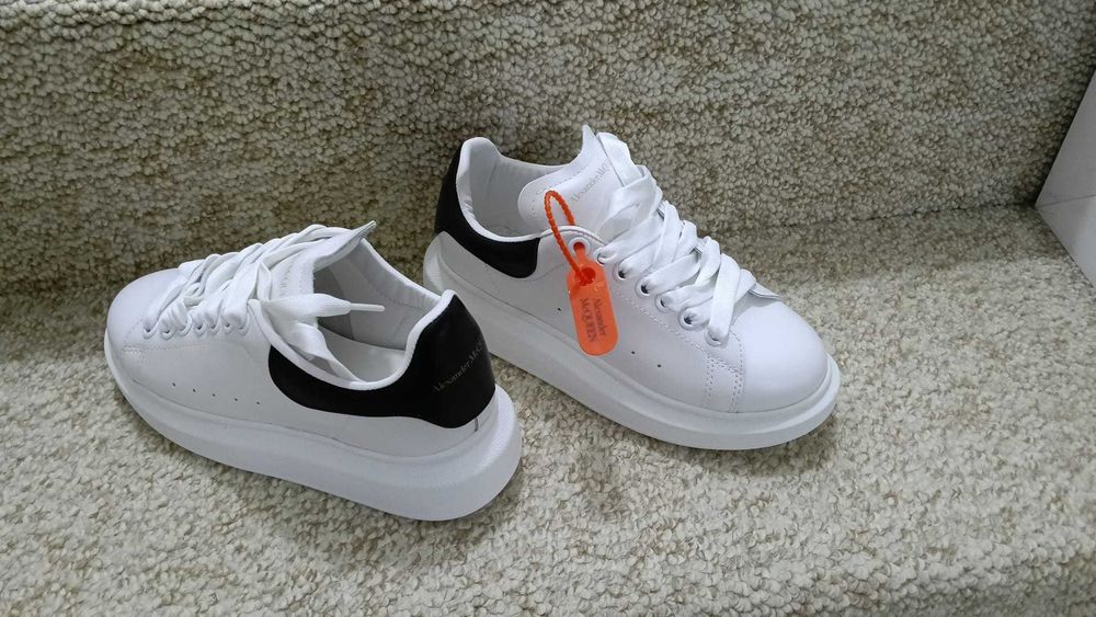 adidasi modele noi alexander mcqueen