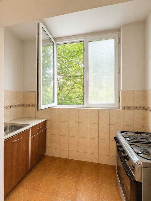 Срочно 1-комнатная на Гостинице Россия ( Grand Mir )