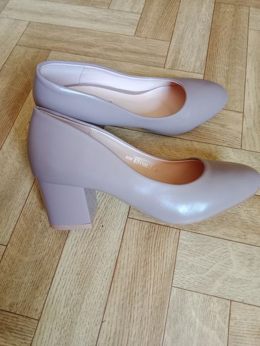 Продам новые туфли