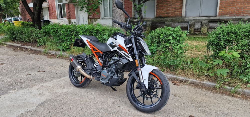 Vând KTM Duke 125