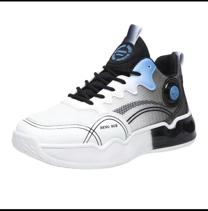 Продам мужские кроссовки