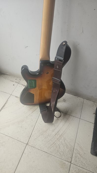 Електрическа бас китара