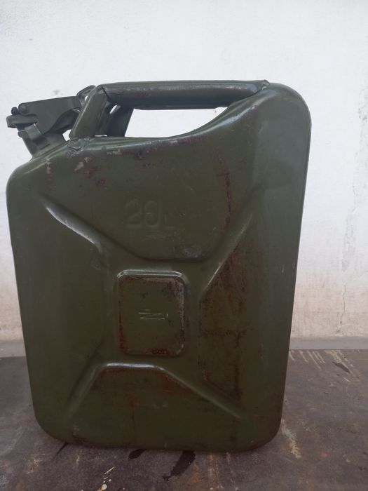 Конистр.20.л.сотилади.