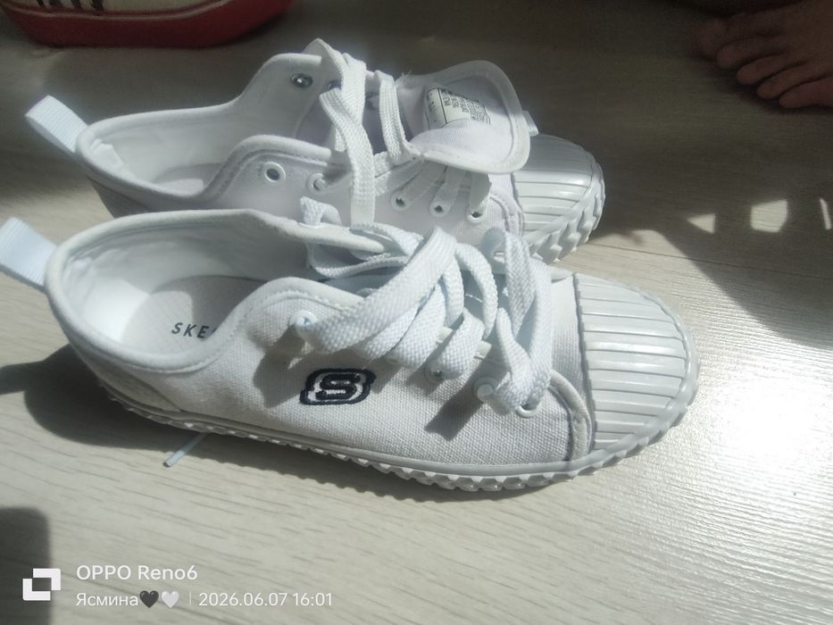 Продам кеды модные женские