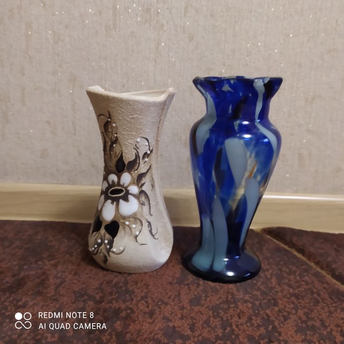 Продам  красивые вазы . Цена 2500 тг.