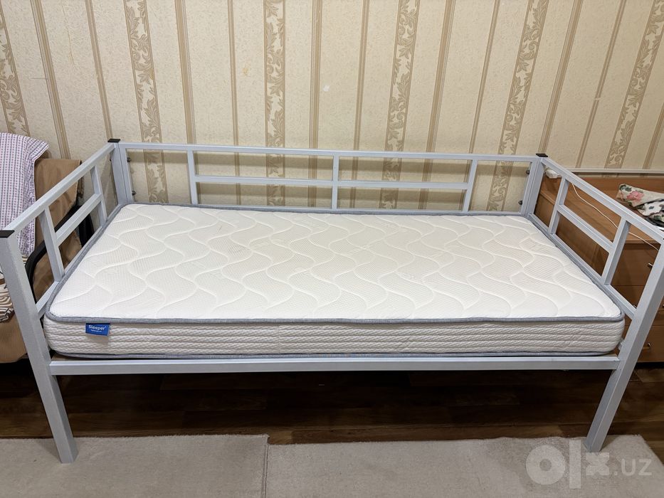 Железная кровать