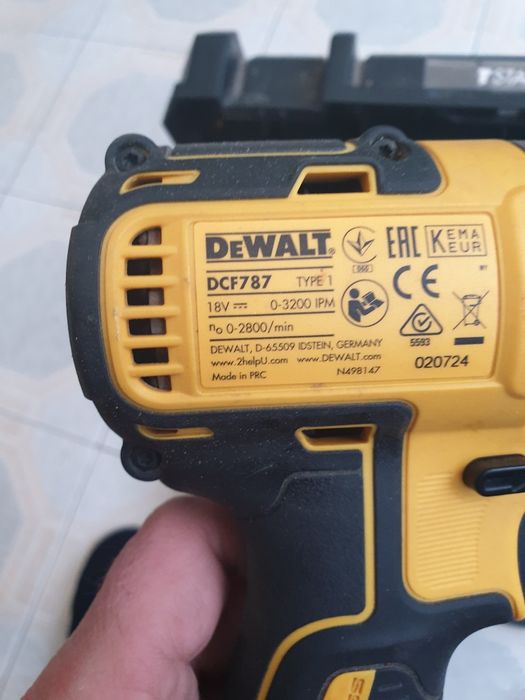 Девалт инстументи