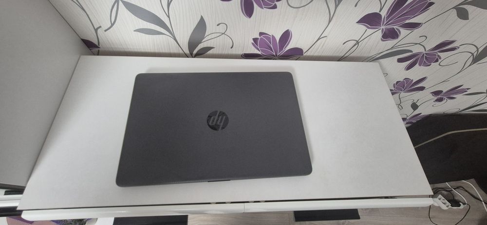 Vând Leptop HP 250 GB