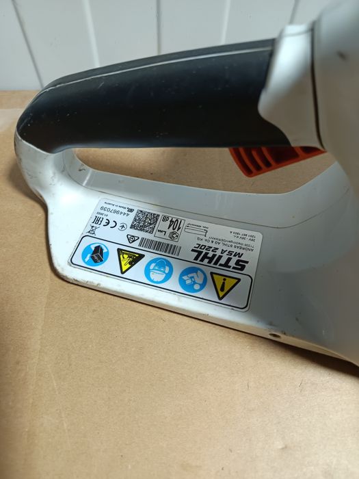 Sthil MSA 220 C motofierastrau cu acumulator drujba de tăiat lemn