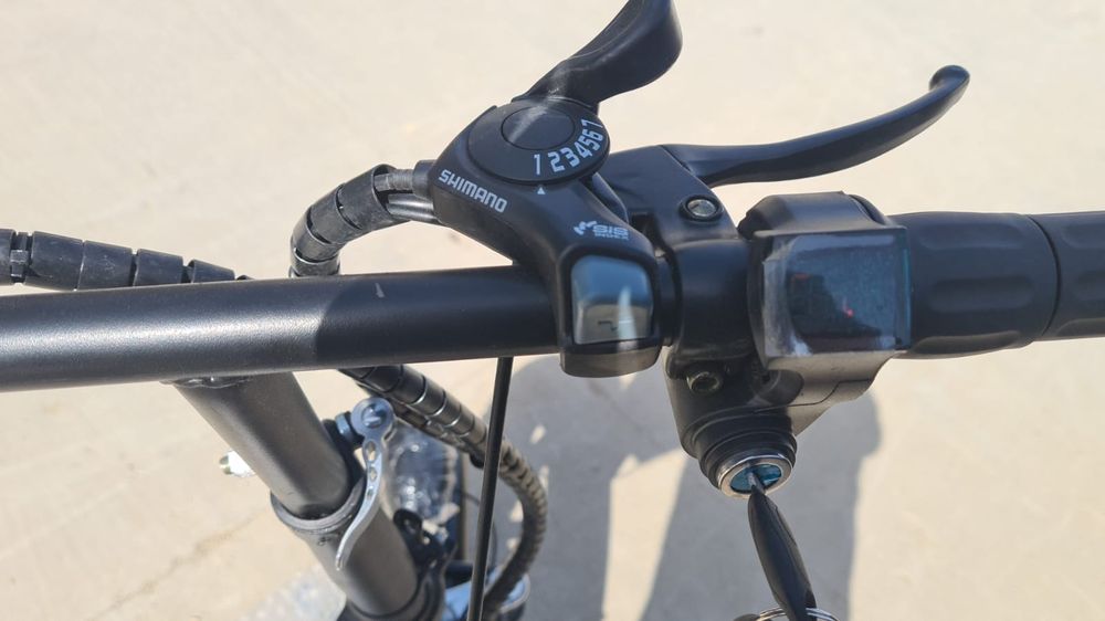 Электровелик с зарядкой