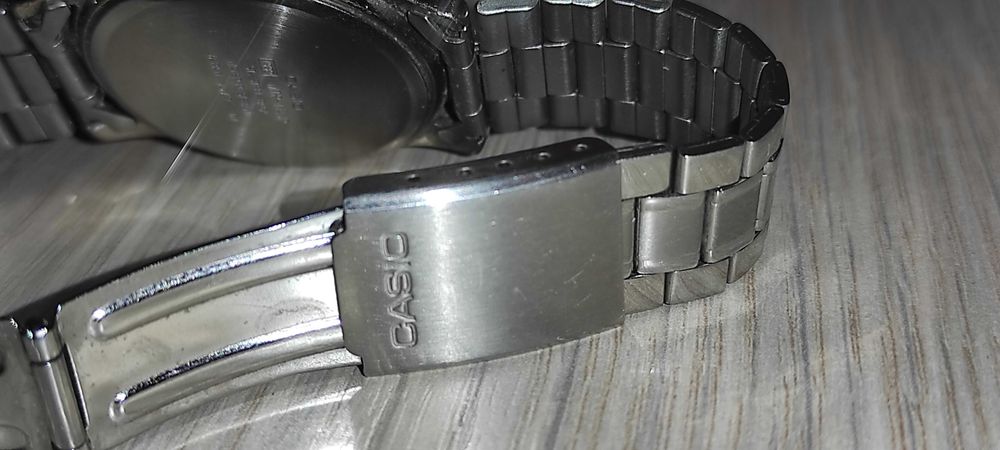 ceas de mana / dama / quartz  CASIO  MODEL : MTP 1141 P