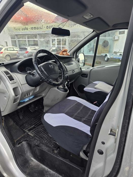 OPEL VIVARO 8+1 locuri , Automat