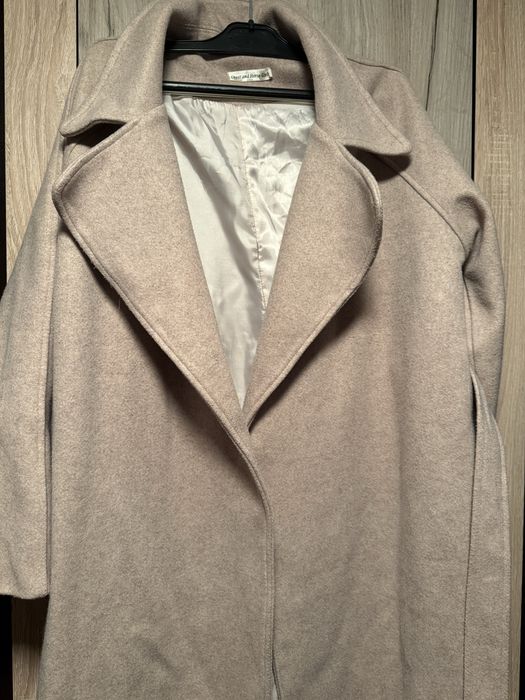 Дамско палто с коланче