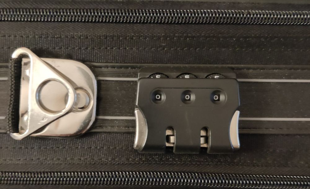 Дорожный чемодан - кейс.