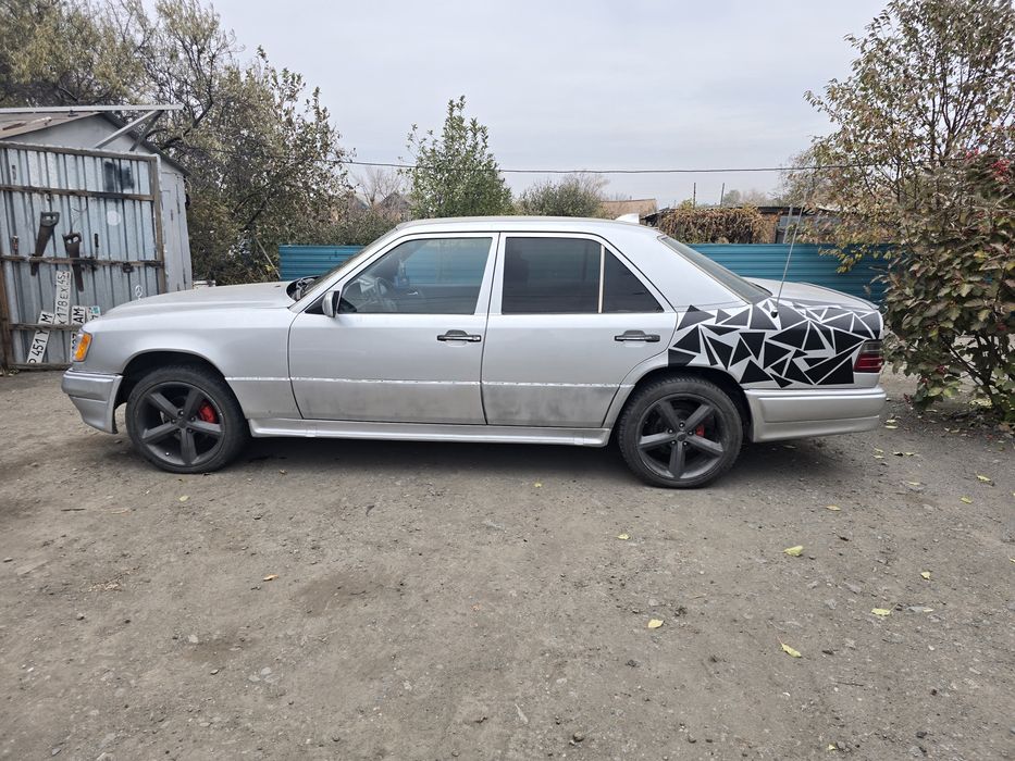 Мерседес 124 3.2