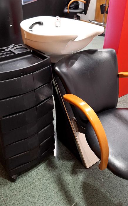 Продавам фризьорско оборудване-3800лв