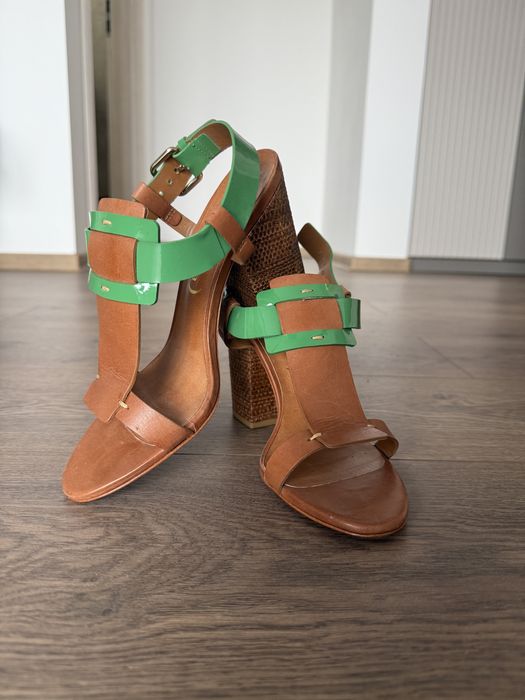 Sandale din piele cu toc