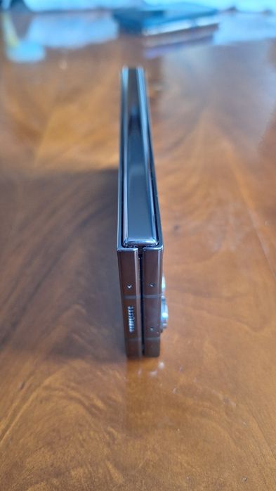 Galaxy Z Fold 5 256GB + 2 кейса