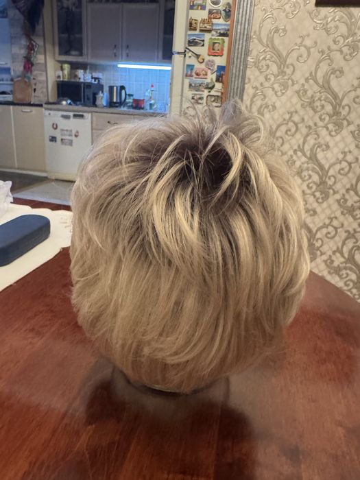 Продам парик новый