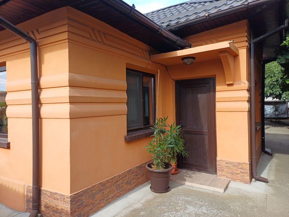 Cartier Românești, iesire sore Podari, 255mp+casa 90mp!