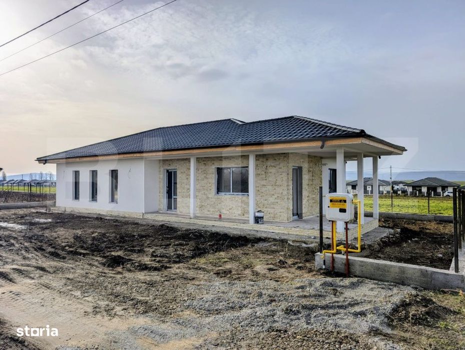 Casa practica si eleganta, 3 camere, living, 2 bai – Vorovesti