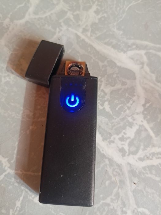 Зажигалка электронная