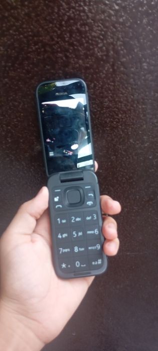 Nokia N 2660 flip