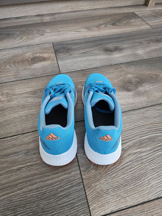 Adidasi Adidas   Noi!!!