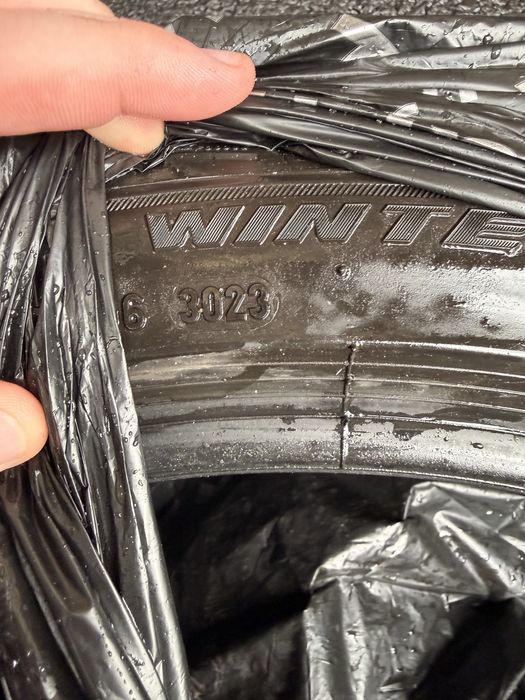 Pirelli Sottozero 3 Runflat 225/40/R19 si 255/35/R19 -2500km -Pret fix
