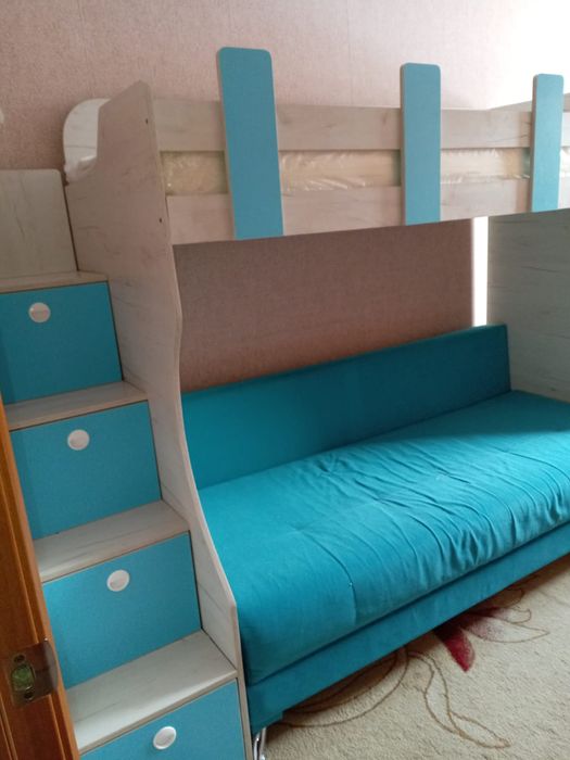 Продам двухъярусную кровать