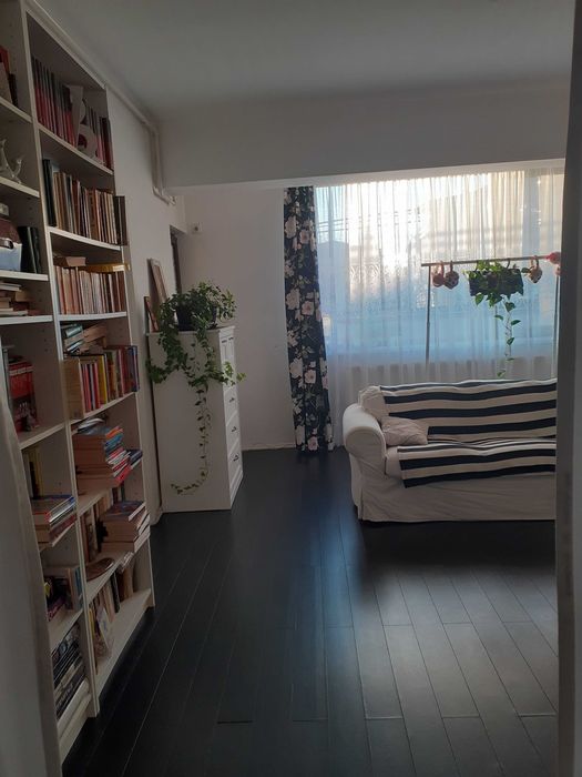 Dămăroaia, 3 camere bloc boutique