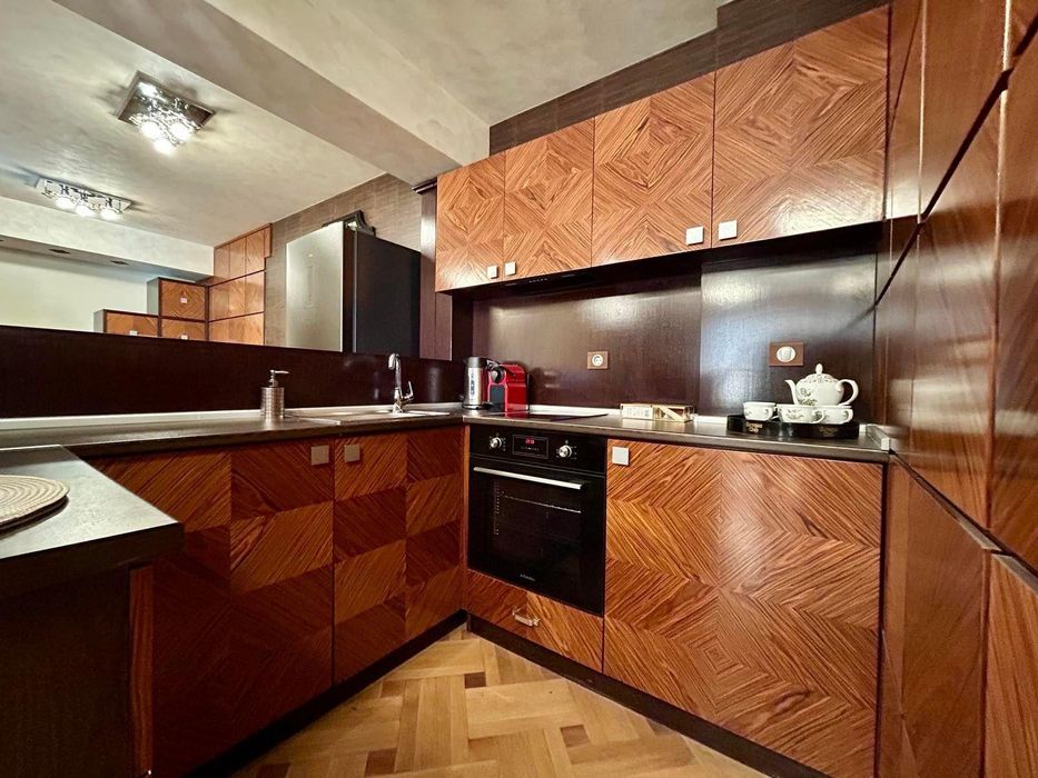 Дава се под наем Многостаен апартамент в Пловдив, Христо Смирненски - 277 кв.м за 1097.01 € - Снимка #2