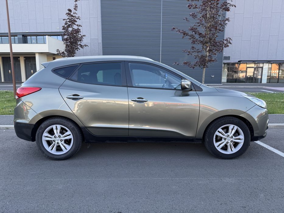 Hyundai ix35 AUTOMAT,4x4, 2.0 diesel 184 cp,are carte RAR