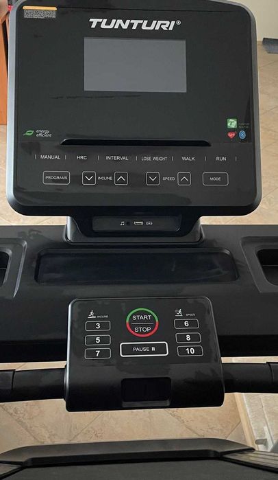Бягаща пътека TUNTURI FitRun 90i Pro, Мотор 3.5 к.с., Bluetooth