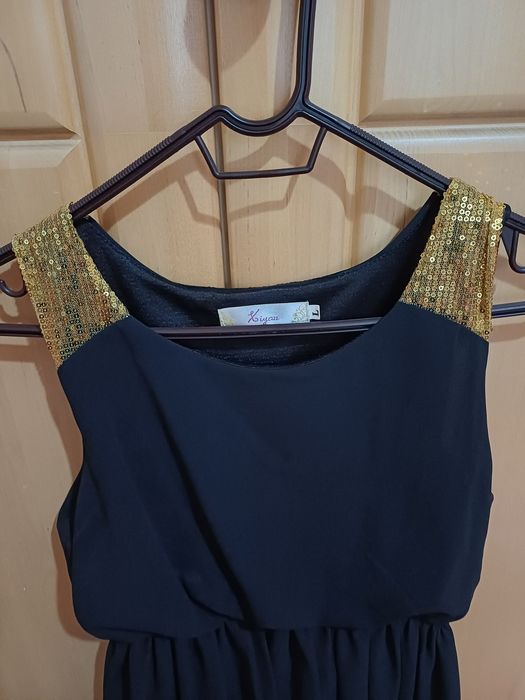 Vand rochie cu trena, L, în stare impecabila