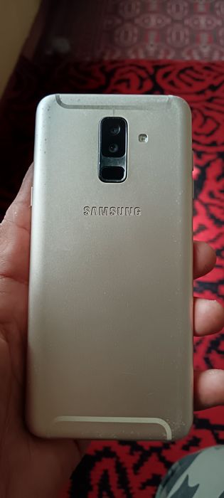 Телефон Самсунг.