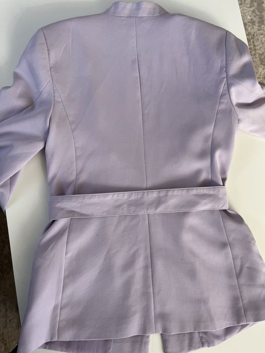 Дамски костюм в лилаво