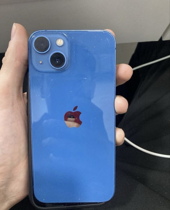 iPhone 13 в идеальном состоянии
