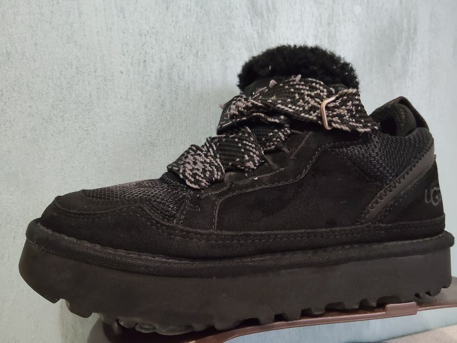 Vând UGG originali