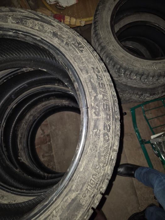 Зимние шины 245/45 R20