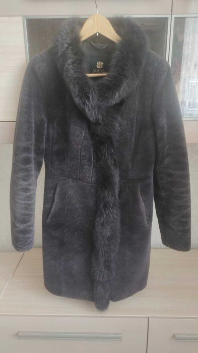 Продам женскую шубу