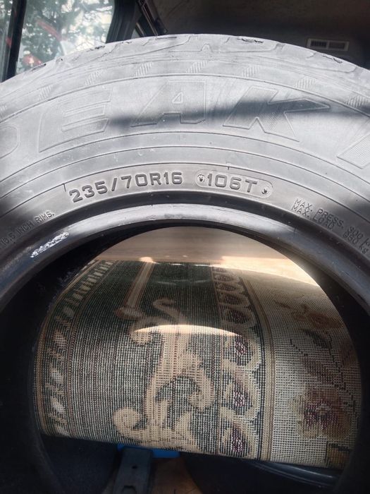 Продам резину . 235/70 R16