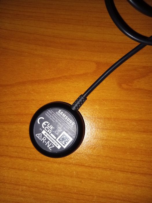 Продавам Samsung Galaxy Watch4