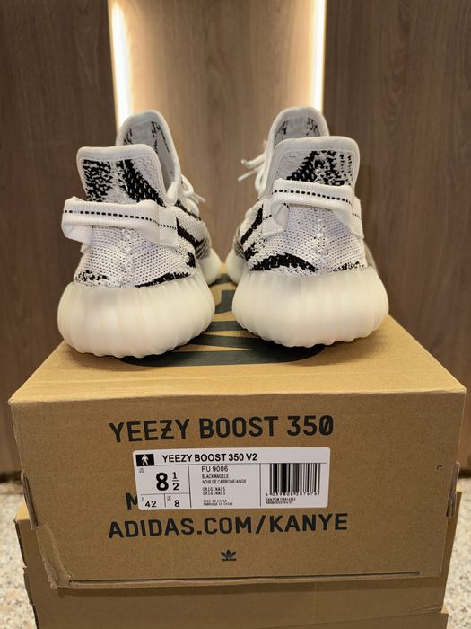 Yeezy 350v2 Zebra